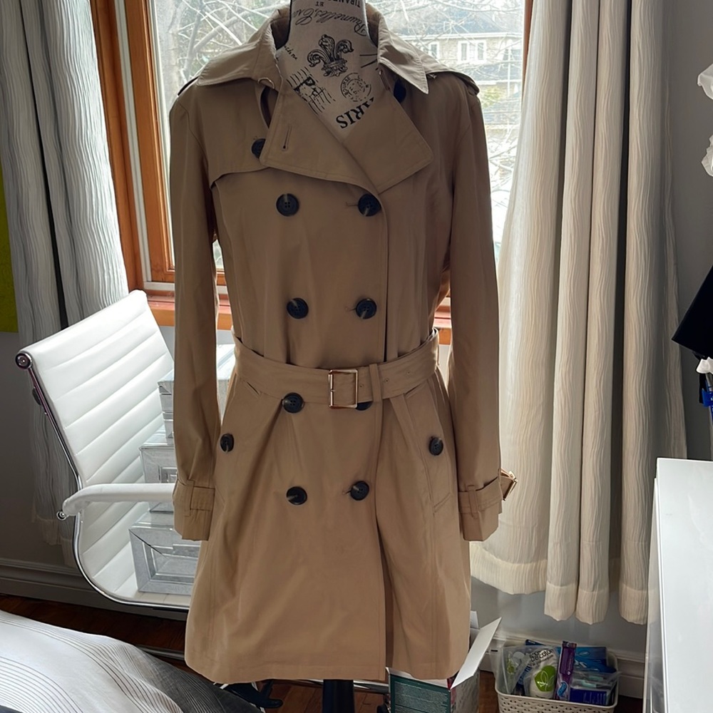 Michael KORS, size L Trench Coat. Worn once for a photo shoot.